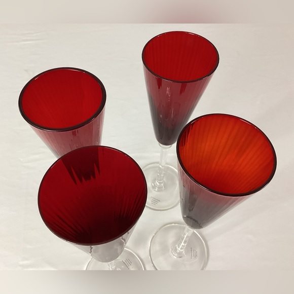 St. Nicholas-“Tis the season” champagne, flutes – set of four - Picture 3 of 4